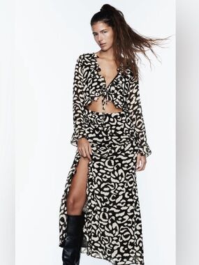 ZARA  RUFFLE TRIM ANIMAL PRINT MIDI DRESS long  sleeves size Small